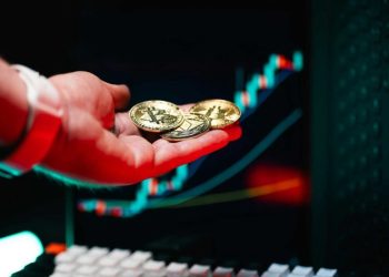 Crypto Market Update: Sector Rebounds After US$20 Billion Liquidation Shock